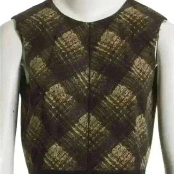 Beautiful never worn Marc Jacobs  dress size 4. 100 percent wool silk lining - Picture 4 of 4